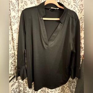 Elegant Black Women's Top new without tags